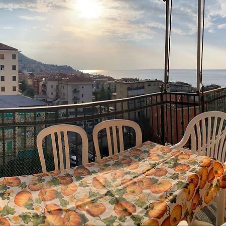 Vista Mare Con Ogni Comfort Varazze Luaran gambar