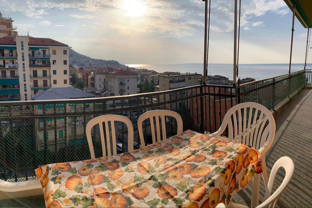 Vista Mare Con Ogni Comfort Varazze Luaran gambar
